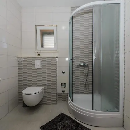 A2 - Spacious Apt W Lodge Just 40M From The Beach *