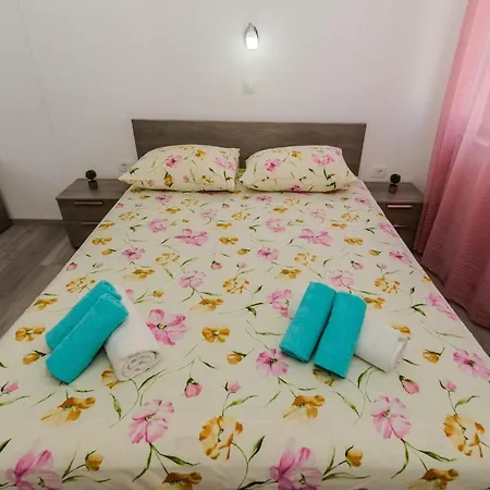 A2 - Spacious Apt W Lodge Just 40M From The Beach *