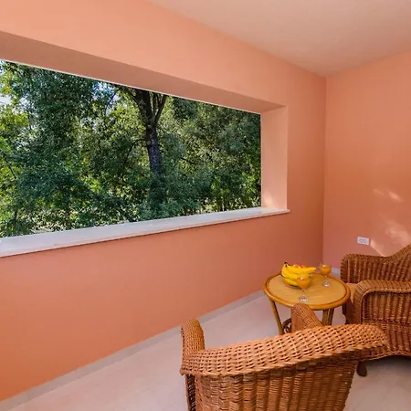 A2 - Spacious Apt W Lodge Just 40M From The Beach