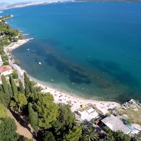 A2 - Spacious Apt W Lodge Just 40M From The Beach Daire *