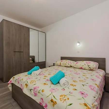 A2 - Spacious Apt W Lodge Just 40M From The Beach *